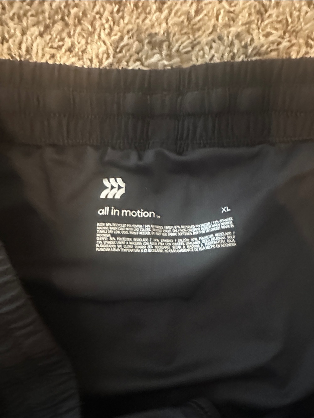 all in motion mid rise perforated scallop edge run shorts 3" NWT k - Picture 5 of 7
